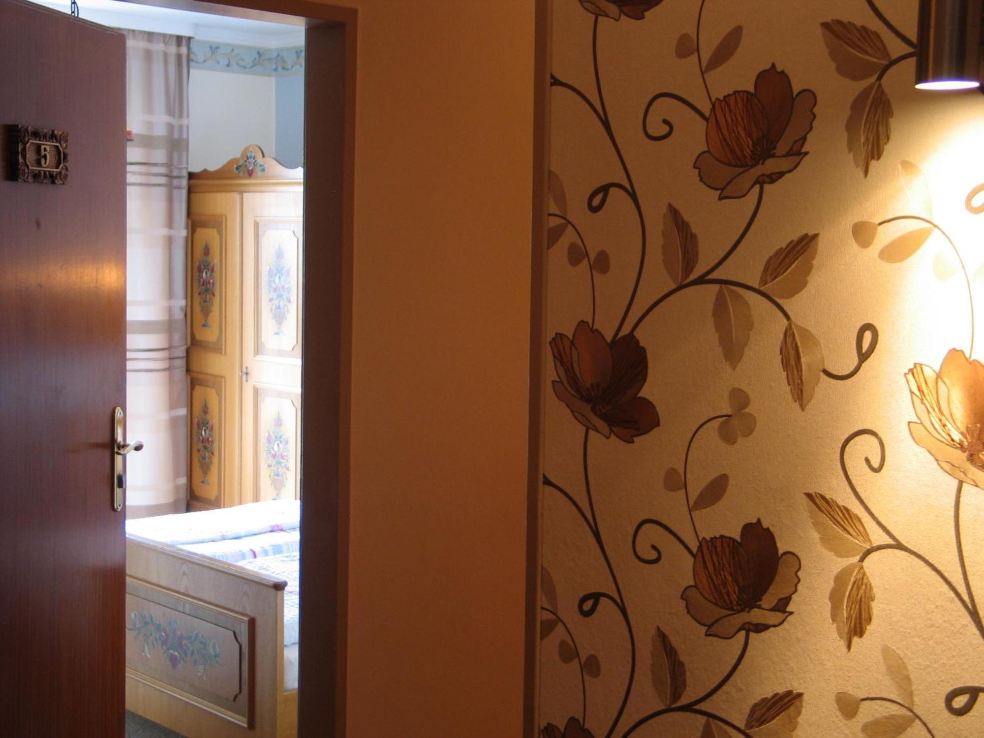 Restaurant Landgasthof Zum Wiesengrund Newel Zimmer foto